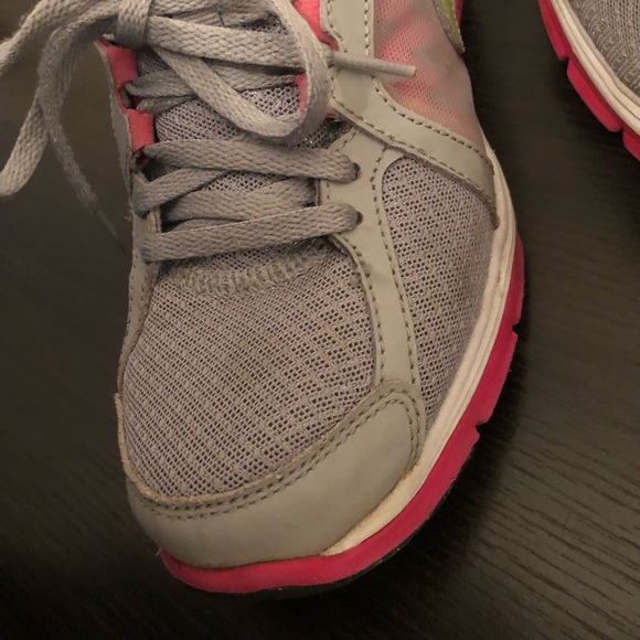 Nike Dual Fusion Size 7 - Picture 3 of 4